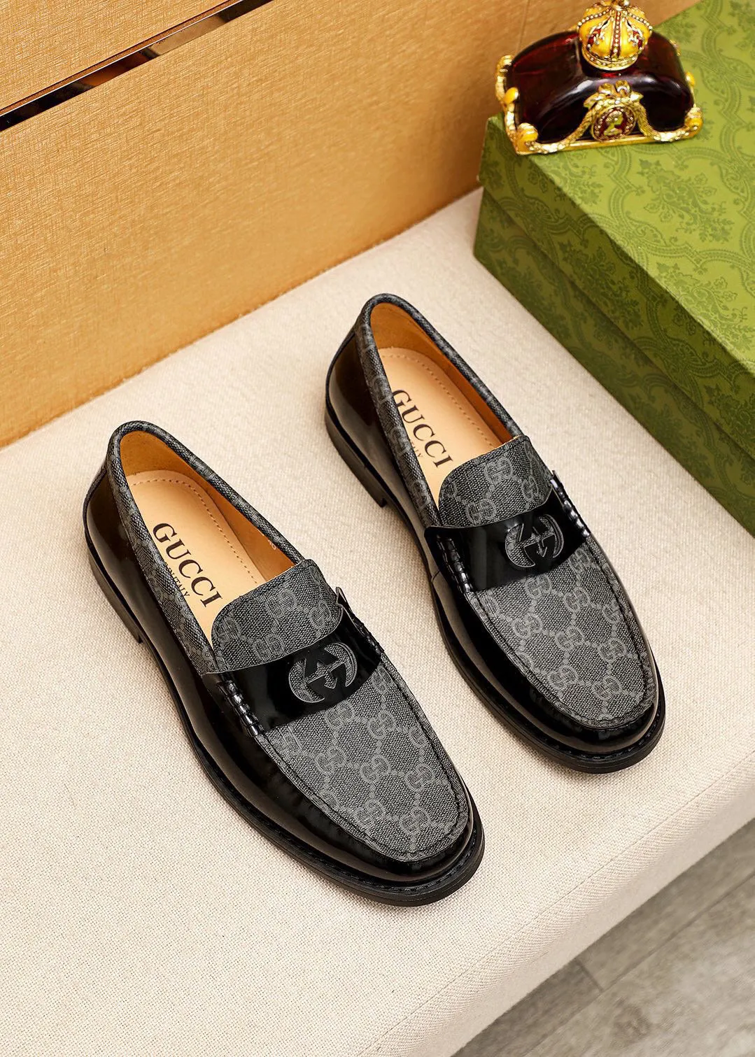 Men's shoes 💰480 💐 Product trademark: GUCCI "Gucci" casual leather shoes Regular size: 38-44 (45🉑️customized) Product materials: Selected imported first-layer open-edge beaded cowhide leather upper + luxury hardware buckle, imported water-dyed cowhide leather lining. Strong three-dimensional visual effect, combined outsole Color: 3⃣️colors available